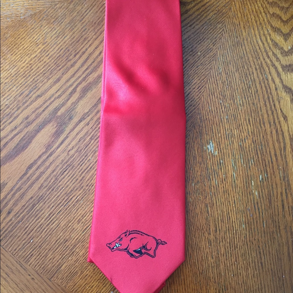 NCAA Razorback Necktie - Picture 3 of 3